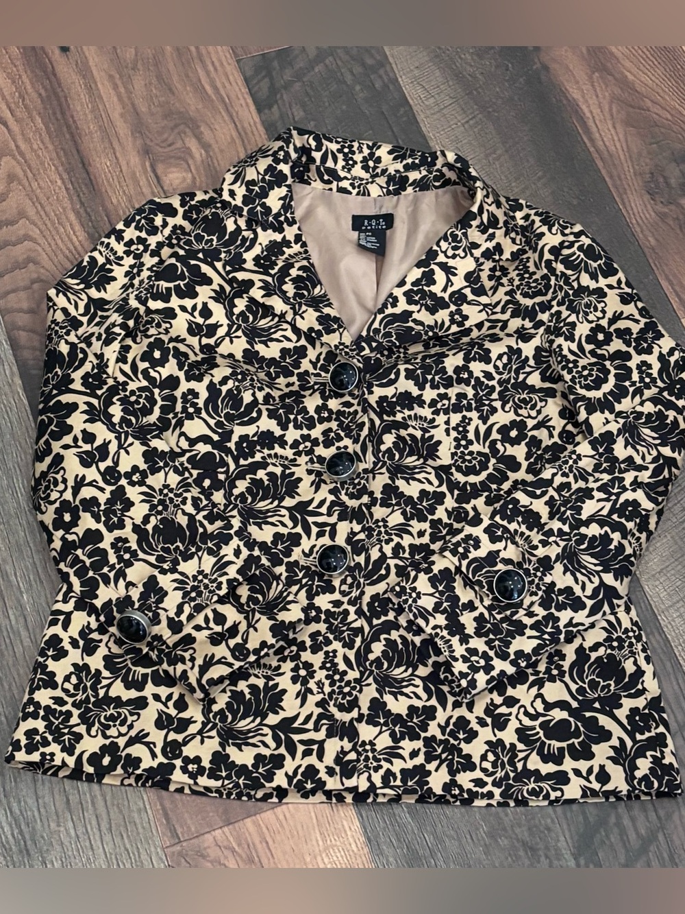 RQT Petite Women's Black and Tan Floral Blazer Jacket
